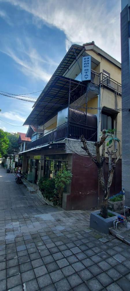 Tuban Torres Accommodation Кута Екстер'єр фото