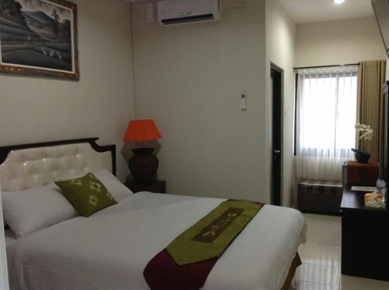 Tuban Torres Accommodation Кута Екстер'єр фото