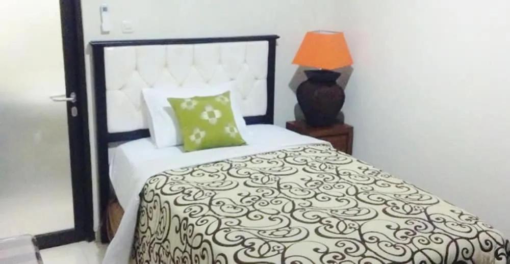 Tuban Torres Accommodation Кута Екстер'єр фото