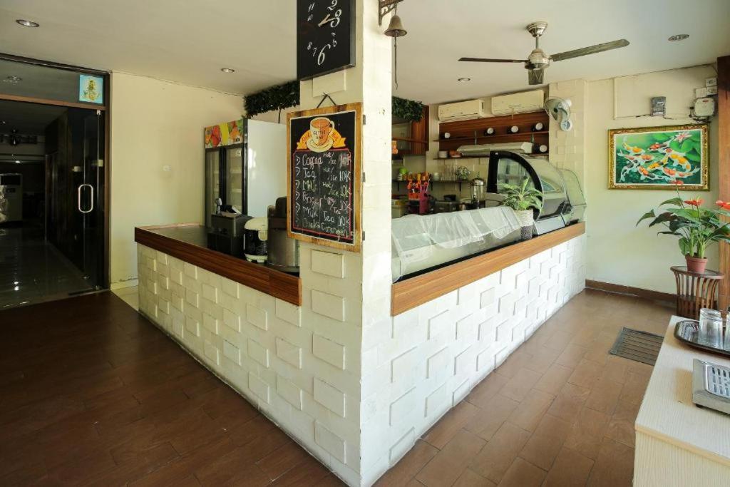 Tuban Torres Accommodation Кута Екстер'єр фото