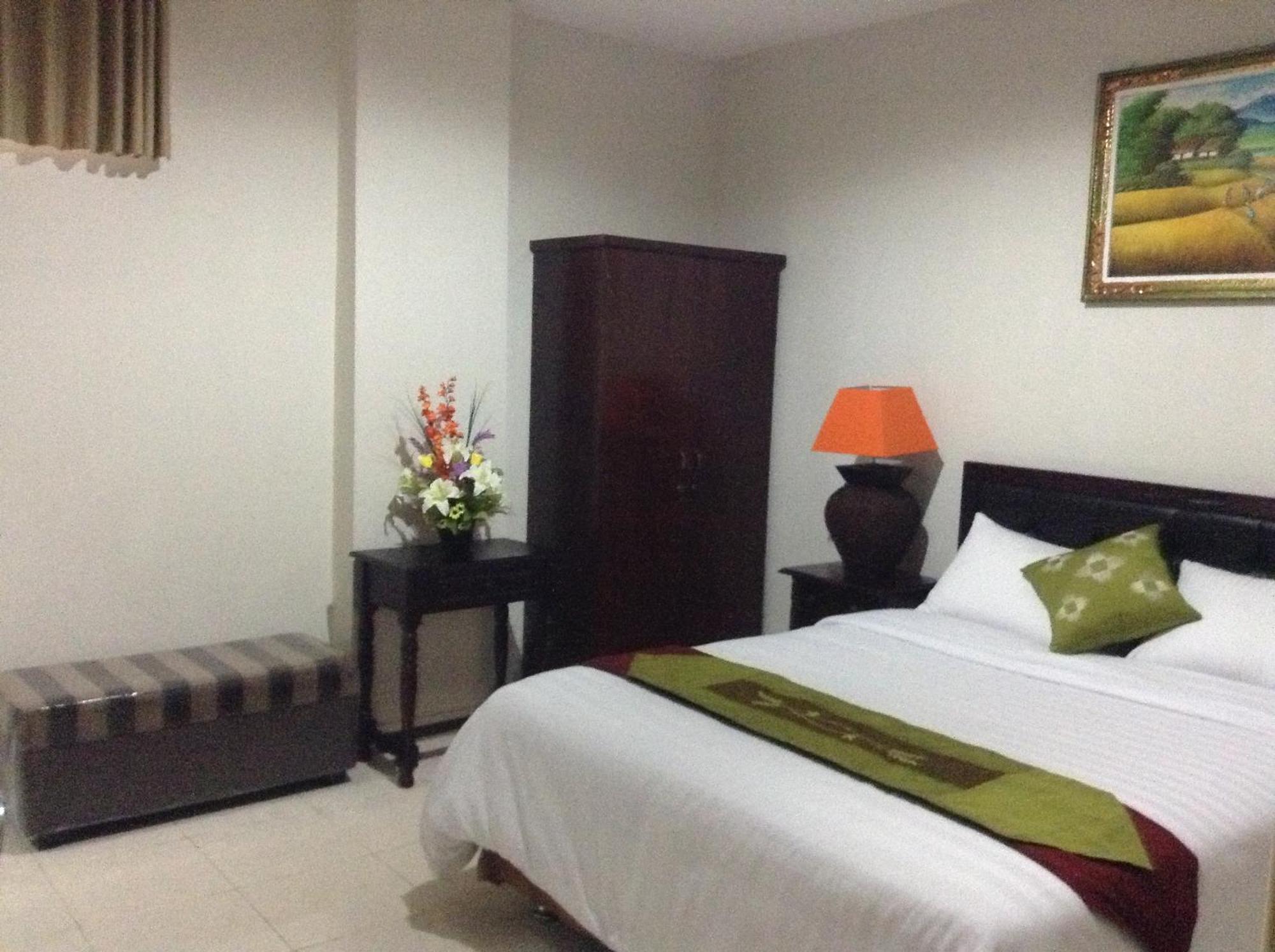 Tuban Torres Accommodation Кута Екстер'єр фото